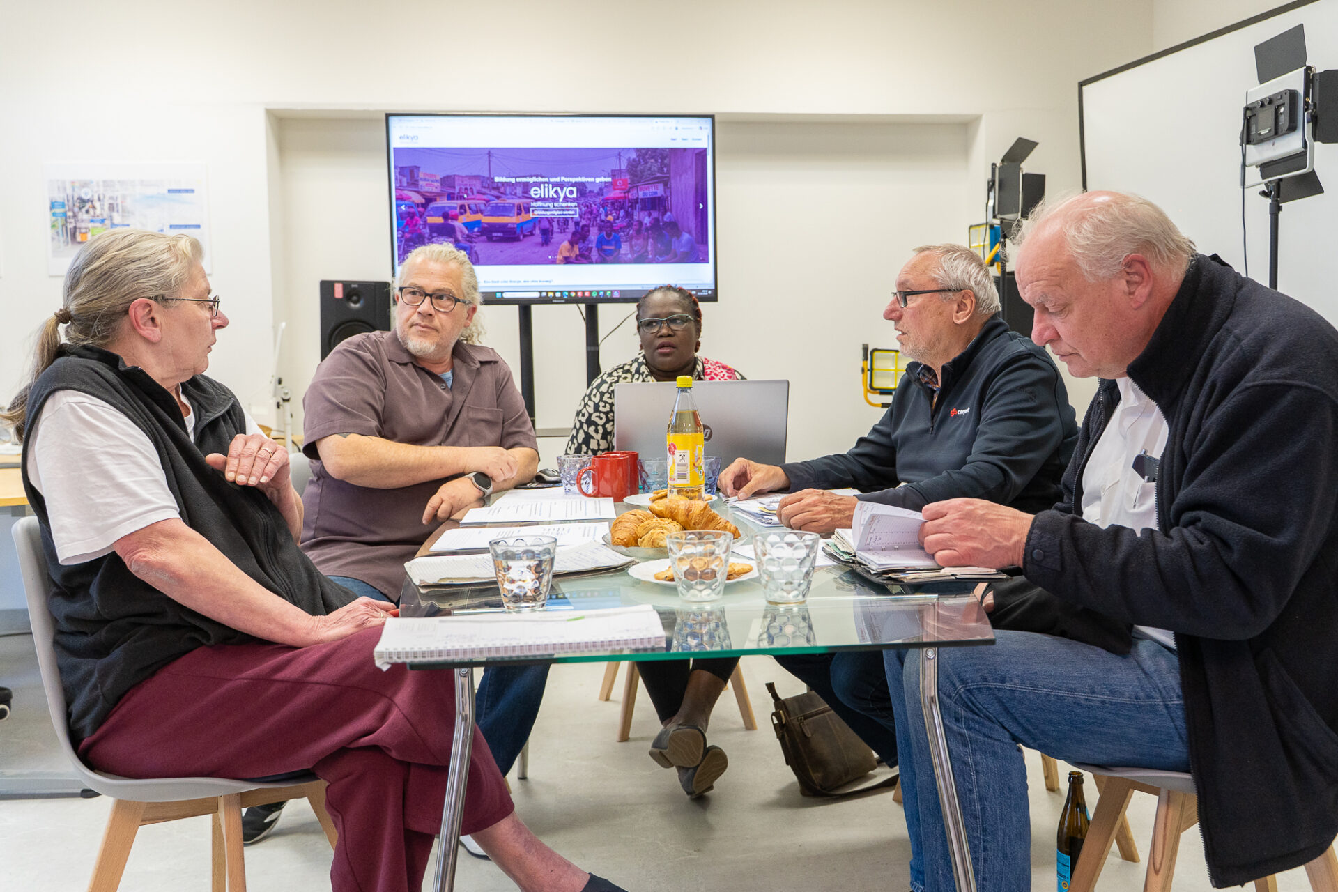Erstes Treffen zur Vorbereitung der Gründungsversammlung